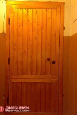 входная дверь в квартиру с евровагонкой - фото 1