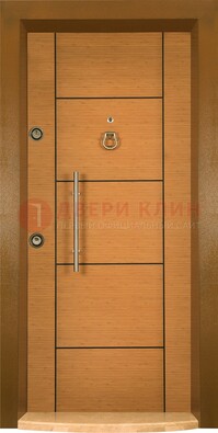 Коричневая входная дверь c МДФ панелью ЧД-13 в частный дом в Пскове