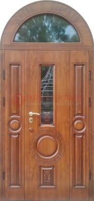 Двустворчатая железная дверь МДФ со стеклом в форме арки ДА-52 в Пскове