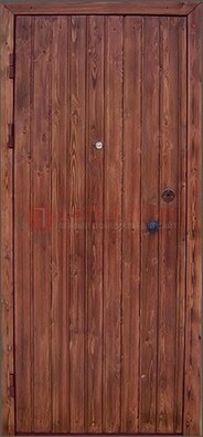 Коричневая железная дверь с евровагонкой ДЕ-18 в Пскове