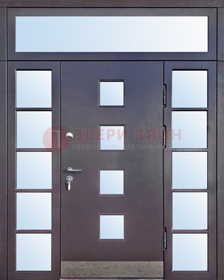 Современная железная дверь со стеклом и фрамугами ДФГ-4 в Пскове