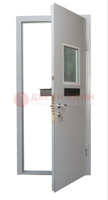 Белая металлическая дверь в кассу ДКС-1 в Пскове