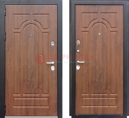 Коричневая железная дверь с МДФ ДМ-137 в Пскове