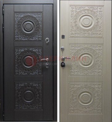Темная стальная дверь с МДФ ДМ-161 для коттеджа в Пскове
