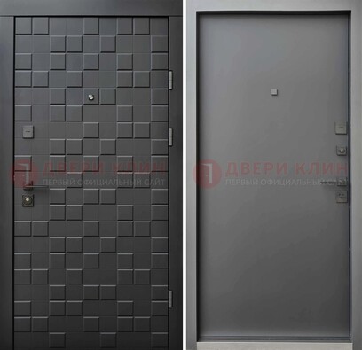 Темная стальная филенчатая дверь с МДФ ДМ-221 в Пскове