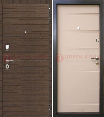 Коричневая  железная дверь c фрезерованной МДФ ДМ-248 в Пскове