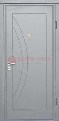 Белая железная дверь с МДФ ДМ-29 в квартиру в Пскове