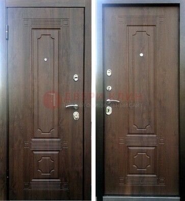 Коричневая металлическая дверь с МДФ ДМ-32 на дачу в Пскове
