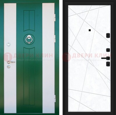 Зеленая железная дверь с панелями МДФ ДМ-369 в Пскове