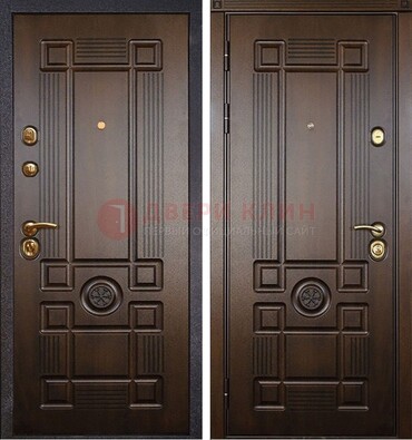 Квартирная коричневая железная дверь с МДФ ДМ-45 в Пскове