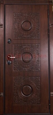 Коричневая железная дверь с массивом дуба с рисунком ДМД-11 в Пскове