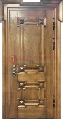Филенчатая железная дверь с массивом дуба ДМД-56 в Пскове