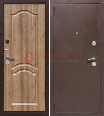 Коричневая железная дверь с порошковым окрасом ДП-191 в Пскове