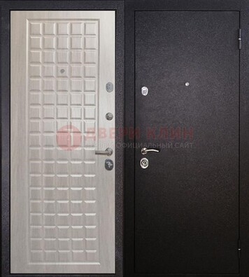 Черная входная дверь с порошковым покрытием ДП-206 в Пскове