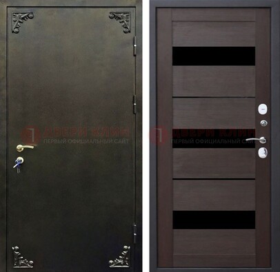 Темная входная дверь с порошковым покрытием и МДФ со стеклом ДП-236 в Пскове