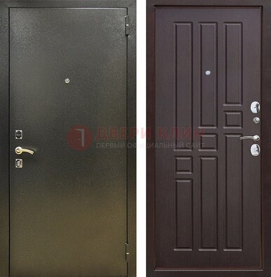 Входная темно-серая дверь с порошковым напылением и коричневой МДФ ДП-301 в Пскове
