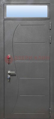 Чёрная входная дверь с порошковым окрасом и стеклом ДП-313 в Пскове