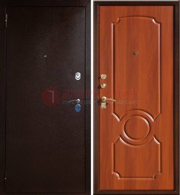 Темная железная дверь с порошковым напылением ДП-46 в Пскове