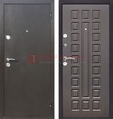 Коричневая железная дверь с порошковым окрасом ДП-63 в Пскове
