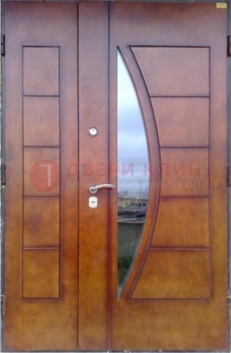Офисная стальная парадная дверь со вставками из стекла ДПР-13 в Пскове