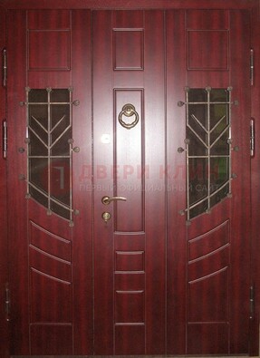 Парадная дверь со вставками из стекла и ковки ДПР-34 в загородный дом в Дмитрове
