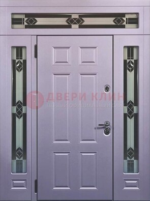Филенчатая железная парадная дверь с фрамугами ДПР-82 в Пскове