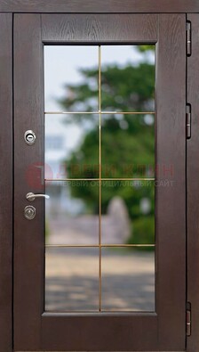 Коричневая стальная дверь со стеклом ДС-19 в Пскове