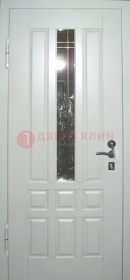 Белая металлическая дверь со стеклом ДС-1 в загородный дом в Пскове