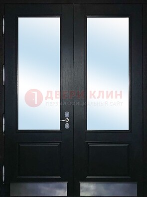 Черная двухстворчатая металлическая дверь со стеклом ДС-25 в Пскове