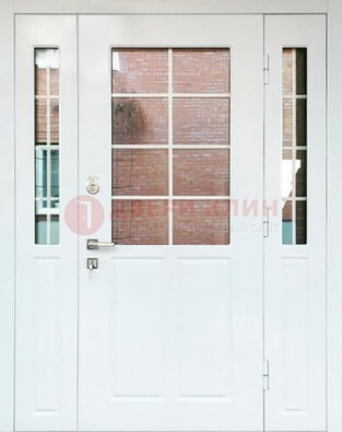 Белая стальная дверь со стеклом и фрамугами ДС-27 в Пскове
