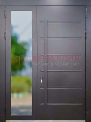 Чёрная двухстворчатая металлическая дверь со стеклом ДС-60 в Пскове