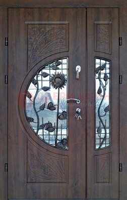 Входная дверь стекло с ковкой и резьбой ДСК-202 в Пскове