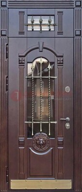 Металлическая дверь массив со стеклом и ковкой с фрамугой ДСК-249 в Пскове