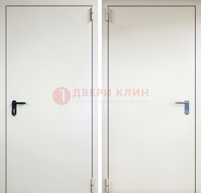 Белая железная техническая дверь ДТ-16 в Пскове
