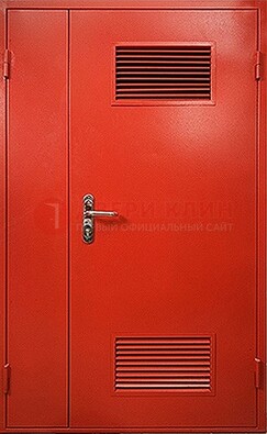 Красная железная техническая дверь с вентиляционными решетками ДТ-4 в Пскове
