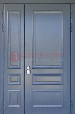 Темно-серая железная дверь с виноритом ДВТ-242 в Пскове