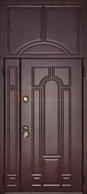 Коричневая железная дверь с виноритом и верхней фрамугой ДВТ-243 в Пскове