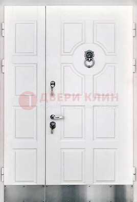 Белая входная дверь с виноритом ДВТ-246 в Ярославле