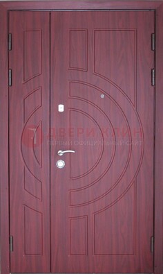 Красная железная дверь с виноритом ДВТ-3 в Пскове