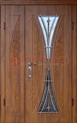 Входная классическая дверь с терморазрывом и МДФ Итальянский орех ДВТ-76 в Пскове