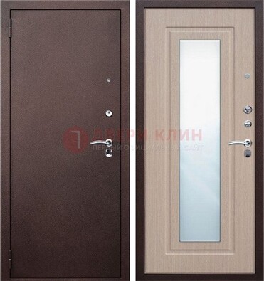 Коричневая стальная дверь с зеркалом МДФ внутри ДЗ-38 в Пскове