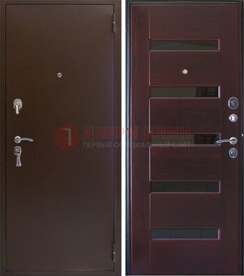 Темная железная дверь с зеркалом ДЗ-42 в Пскове
