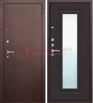 Коричневая металлическая дверь с зеркалом ДЗ-43 в Пскове